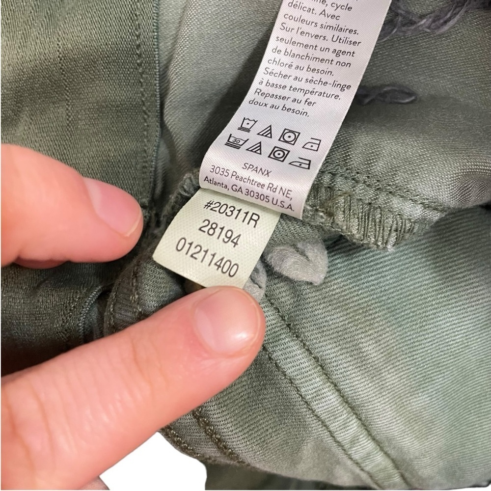 NWOT Spanx Stretch Twill Ankle Cargo Pant in Soft Sage Size M - Picture 16 of 17